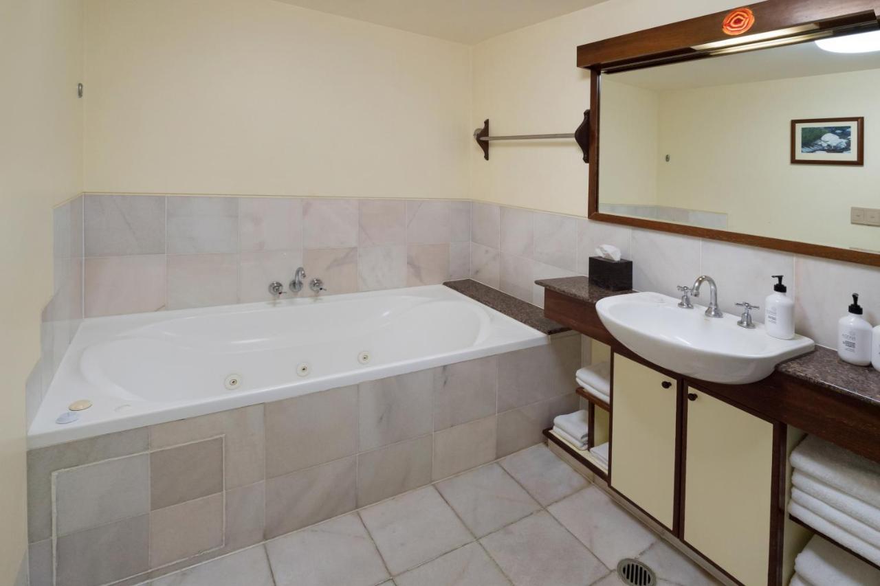 Beach Hotel Resort Μπάιρον Μπέι Εξωτερικό φωτογραφία